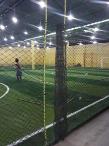 Jual rumput sintetis lapangan futsal sekaligus pemasangan